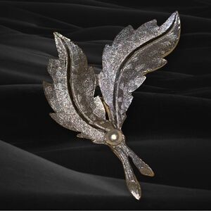Vintage Silver Tone Faux Pearl Leaves Brooch